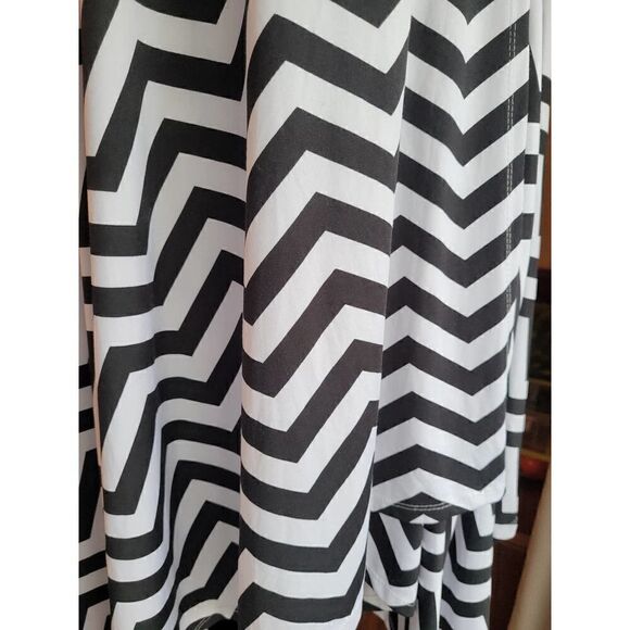 Women's size m/L stretchy Chevron high low dress sleeveless v-neck black white - Picture 12 of 13
